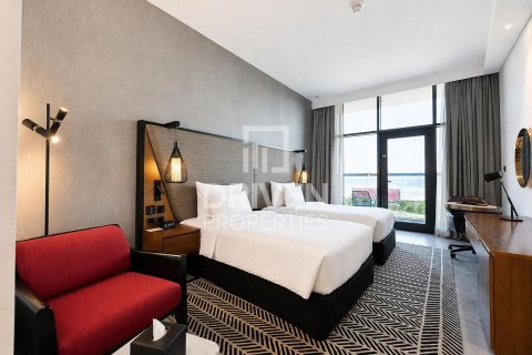 Квартира с 1 спальней в Dolphin Tower, ОАЭ №226006
