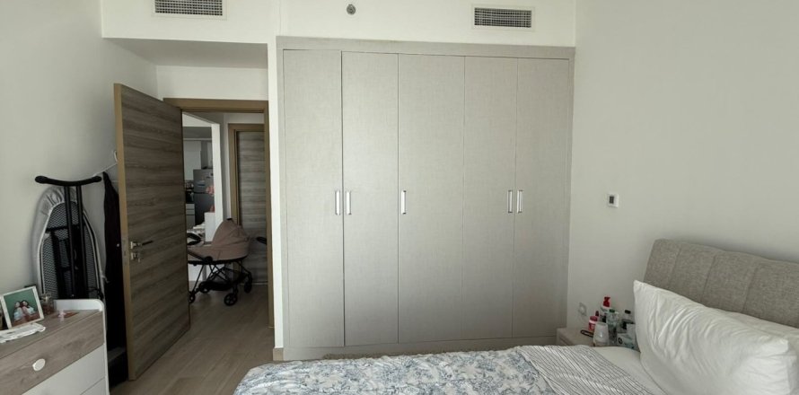 Apartment de 2 dormitorios en Bloom Towers, UAE No. 168287