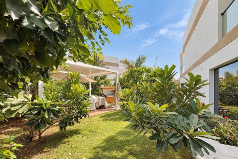Villa de 4 dormitorios en DAMAC Hills (Akoya by DAMAC), UAE No. 223434 12