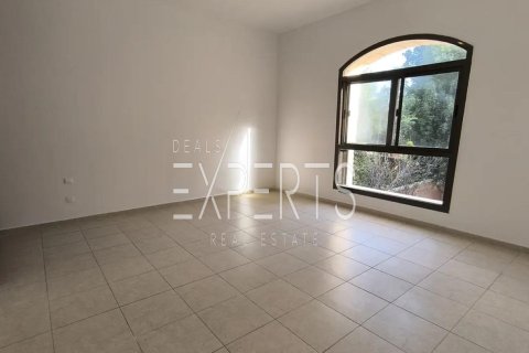 Villa de 5 chambres à Abu Dhabi, UAE No. 224090 10