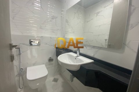 3716.1m² Building in Dubai, UAE No. 4694 32