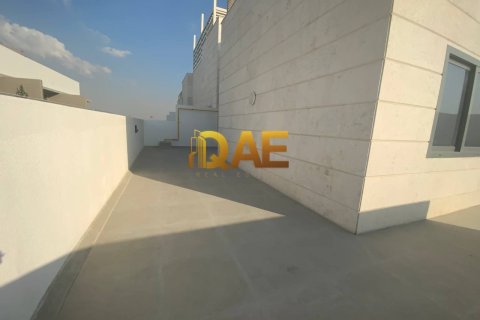 3716.1m² Building in Dubai, UAE No. 4694 24