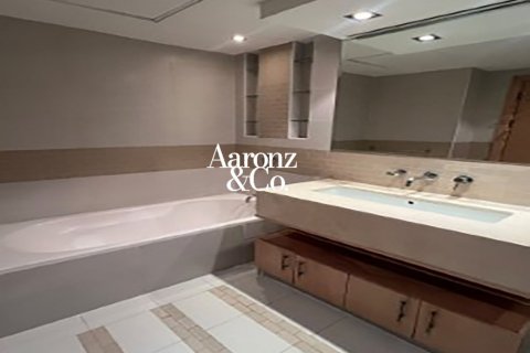 Квартира с 2 спальнями в Дубай Марина, ОАЭ №222044 7