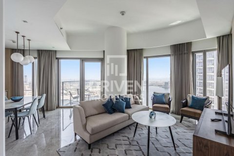 Appartement de 2 chambres à Address Harbour Point, UAE No. 212541