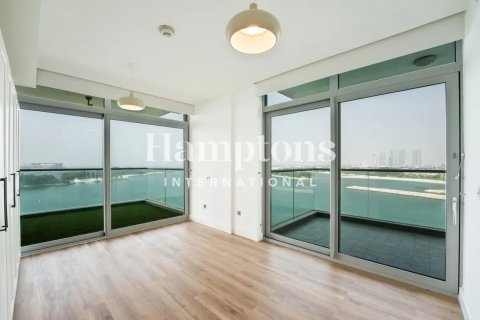Appartement de 2 chambres à Azure Residences, UAE No. 222323 5