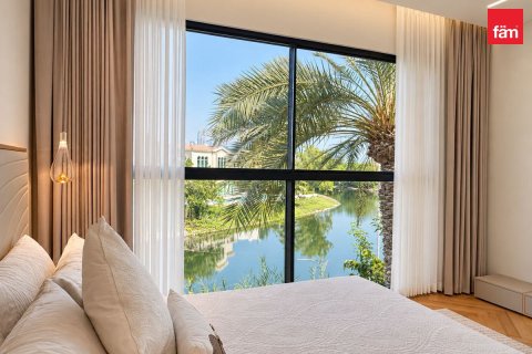 Вилла с 4 спальнями в Jumeirah Islands, ОАЭ №216803 17