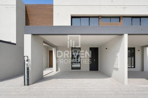 Townhouse de 3 dormitorios en Dubai Land, UAE No. 199965