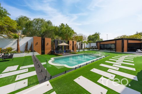 Вилла с 6 спальнями в The Villa, ОАЭ №220519
