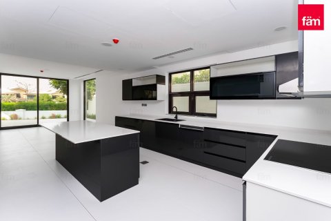 7 bedrooms Villa in Dubai, UAE No. 216310 16