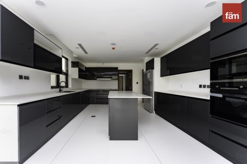 7 bedrooms Villa in Dubai, UAE No. 216310 10