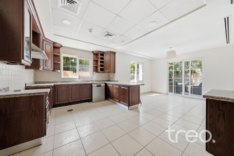 3 bedrooms Villa in Arabian Ranches, UAE No. 220794 8