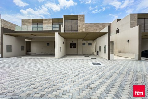 3 bedrooms Townhouse in Dubai, UAE No. 215970 5
