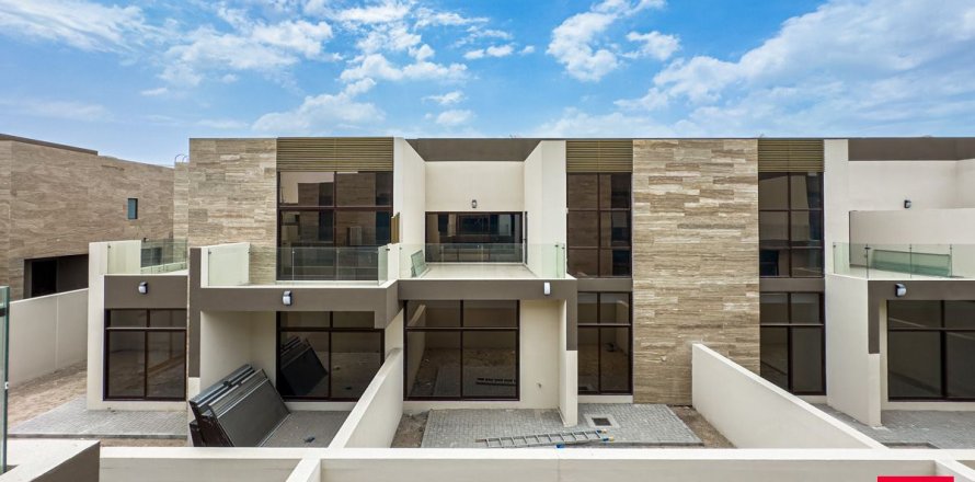 3 bedrooms Townhouse in Dubai, UAE No. 215970