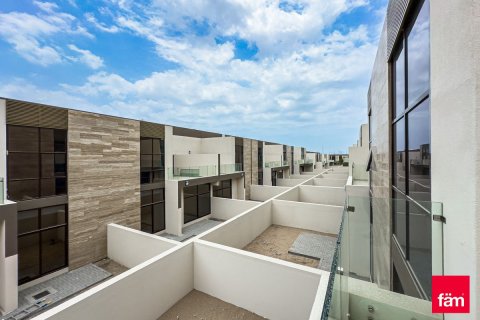 3 bedrooms Townhouse in Dubai, UAE No. 215970 24