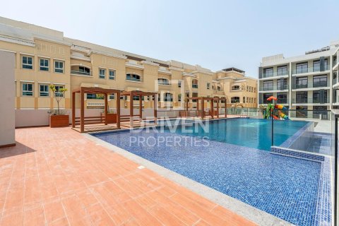 Apartment de 2 dormitorios en District 10, UAE No. 215225 15