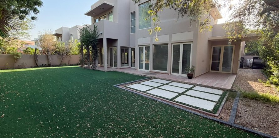 Villa de 4 chambres à Arabian Ranches, UAE No. 223498