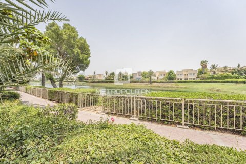 Вилла с 4 спальнями в Meadows, ОАЭ №128436 18