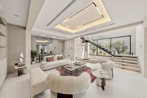 Вилла с 6 спальнями в Jumeirah 3, ОАЭ №221069