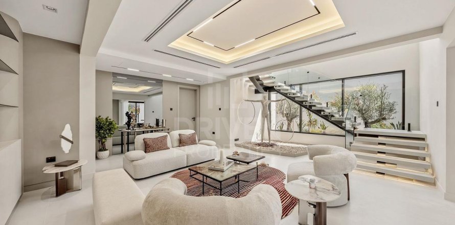 Вилла с 6 спальнями в Jumeirah 3, ОАЭ №221069