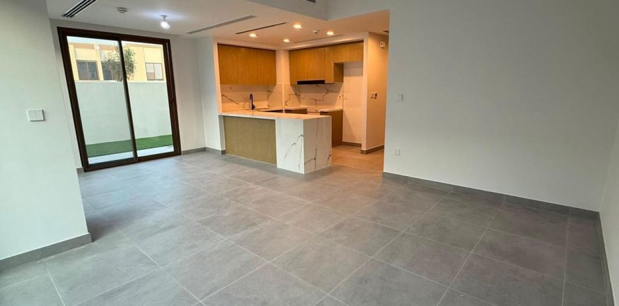 4 bedrooms Townhouse in Dubai, UAE No. 213681