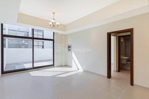 Townhouse de 3 dormitorios en District 11, UAE No. 170626 3