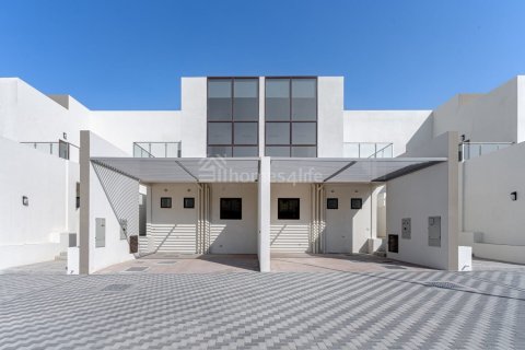 Townhouse de 3 dormitorios en District 11, UAE No. 170626 22
