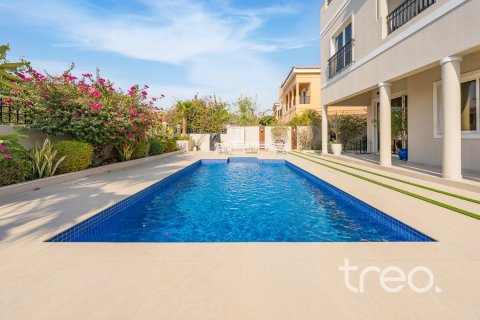 Villa de 5 dormitorios en The Villa, UAE No. 222687 5