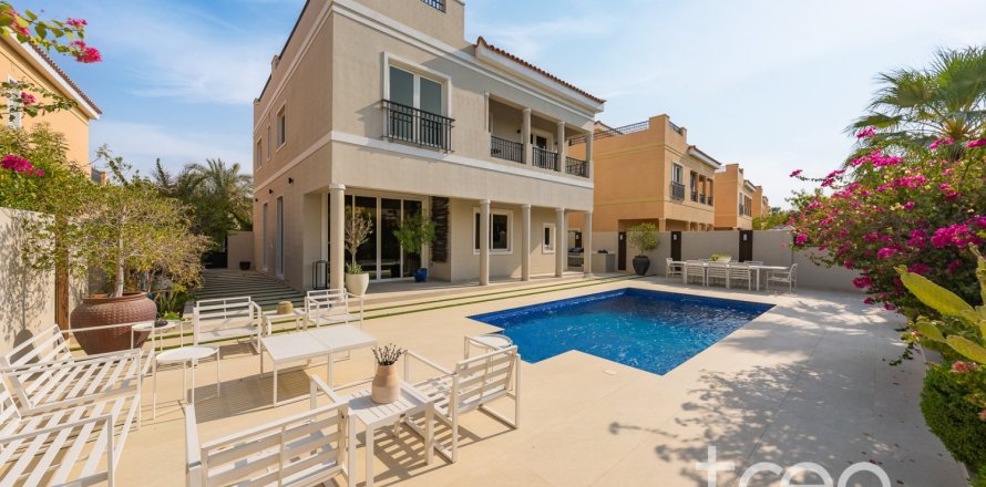 Villa de 5 dormitorios en The Villa, UAE No. 222687