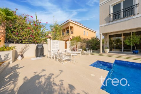 Villa de 5 dormitorios en The Villa, UAE No. 222687 8