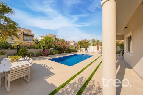 Villa de 5 dormitorios en The Villa, UAE No. 222687 11