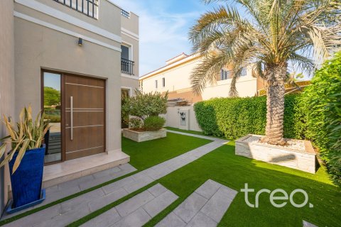 Villa de 5 dormitorios en The Villa, UAE No. 222687 4