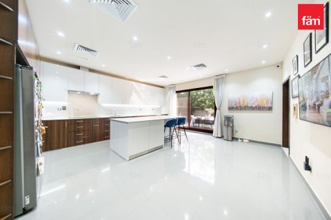 5 bedrooms Villa in Al Barsha, UAE No. 198631 30