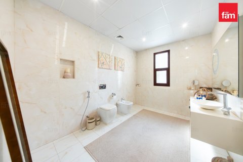 5 bedrooms Villa in Al Barsha, UAE No. 198631 19