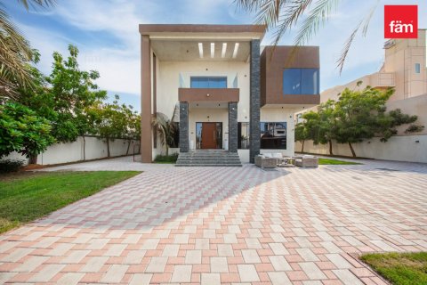 5 bedrooms Villa in Al Barsha, UAE No. 198631 11