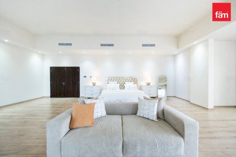 5 bedrooms Villa in Al Barsha, UAE No. 198631 14