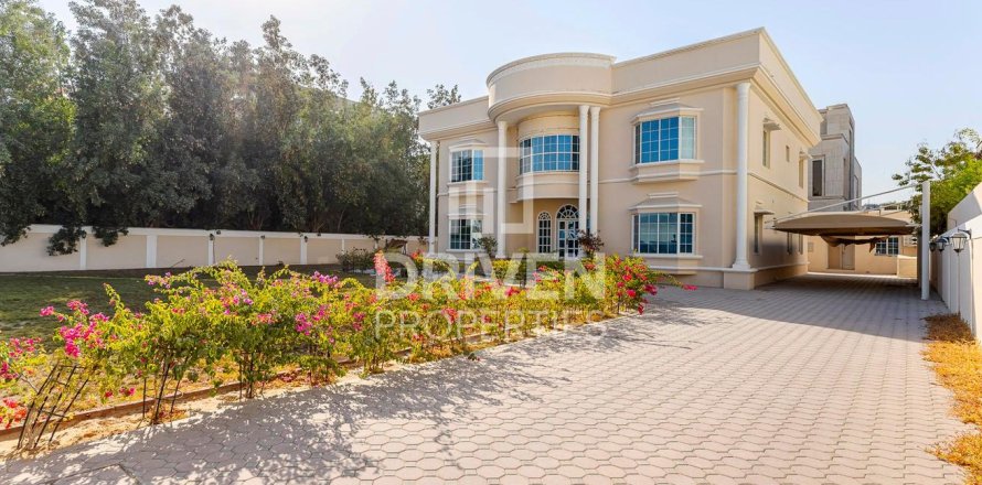 Villa de 5 chambres à Umm Al Sheif Villas, UAE No. 202800