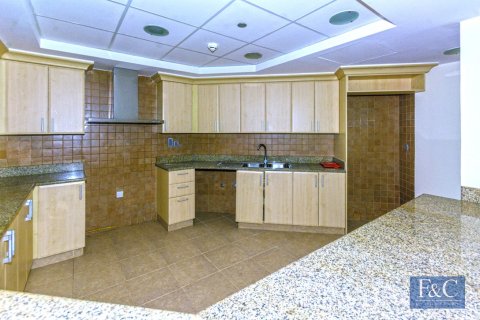 Appartement de 3 chambres à Shoreline Apartments, UAE No. 153348 6