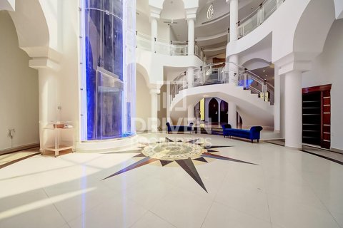 1723.72m² Villa in Sector E, UAE No. 212407 18