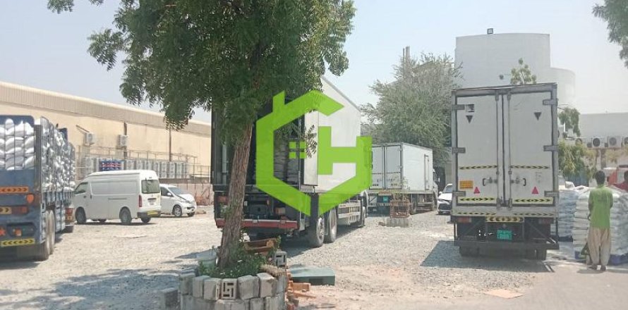 1486.4m² Land in Al Qusais Industrial Area, UAE No. 92147