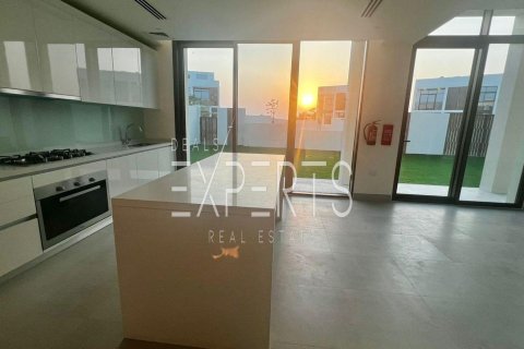 Villa de 4 dormitorios en Abu Dhabi, UAE No. 224181 4
