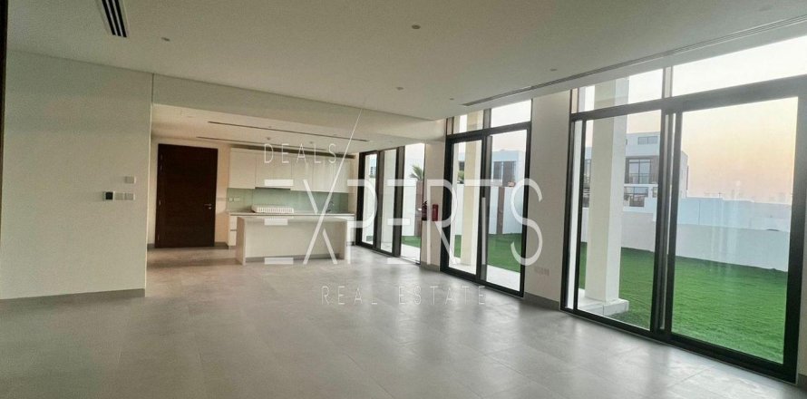 Villa de 4 dormitorios en Abu Dhabi, UAE No. 224181
