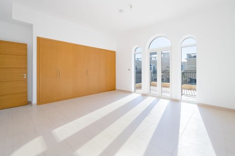 Villa de 4 dormitorios en Jumeirah Park, UAE No. 215277 4