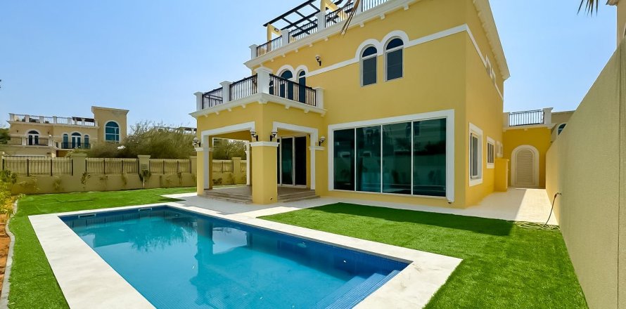 Villa de 4 dormitorios en Jumeirah Park, UAE No. 215277