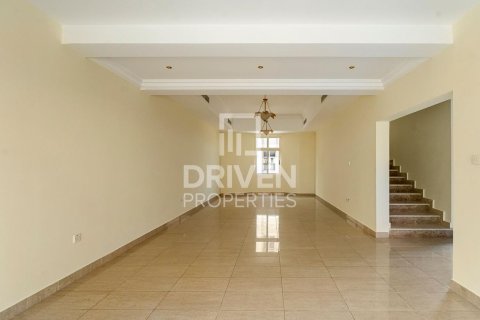 Villa de 3 dormitorios en Mirdif Villas, UAE No. 202557 4