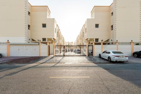 Villa de 3 dormitorios en Mirdif Villas, UAE No. 202557 25