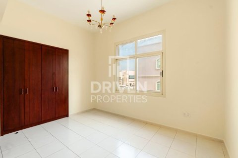 Villa de 3 dormitorios en Mirdif Villas, UAE No. 202557 10