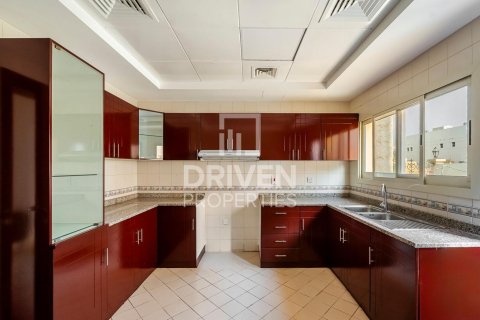 Villa de 3 dormitorios en Mirdif Villas, UAE No. 202557 6