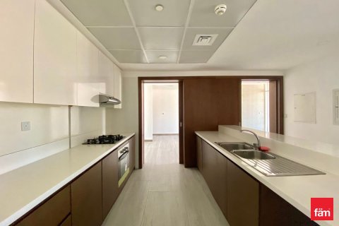 2 bedrooms Apartment in Dubai, UAE No. 215838 8