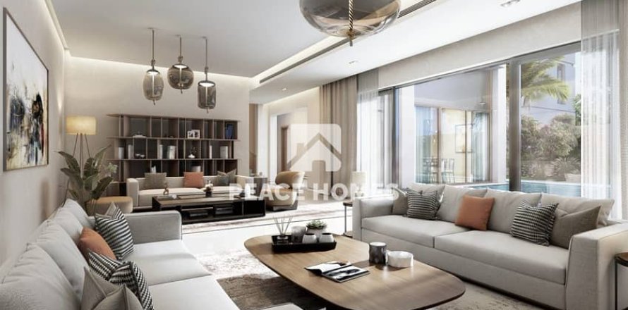 4 bedrooms Villa in Dubai Land, UAE No. 10931