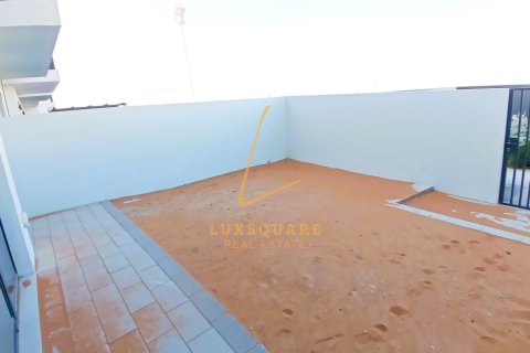 3 bedrooms Villa in EMAAR South, UAE No. 220211 15